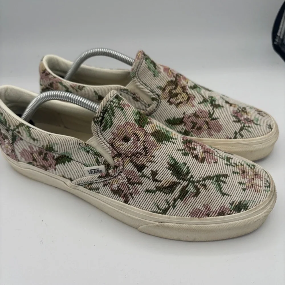RARE Vans Slip-On Mens Sz 11 Cream Floral Tapestry Skateboard Sneaker Textile